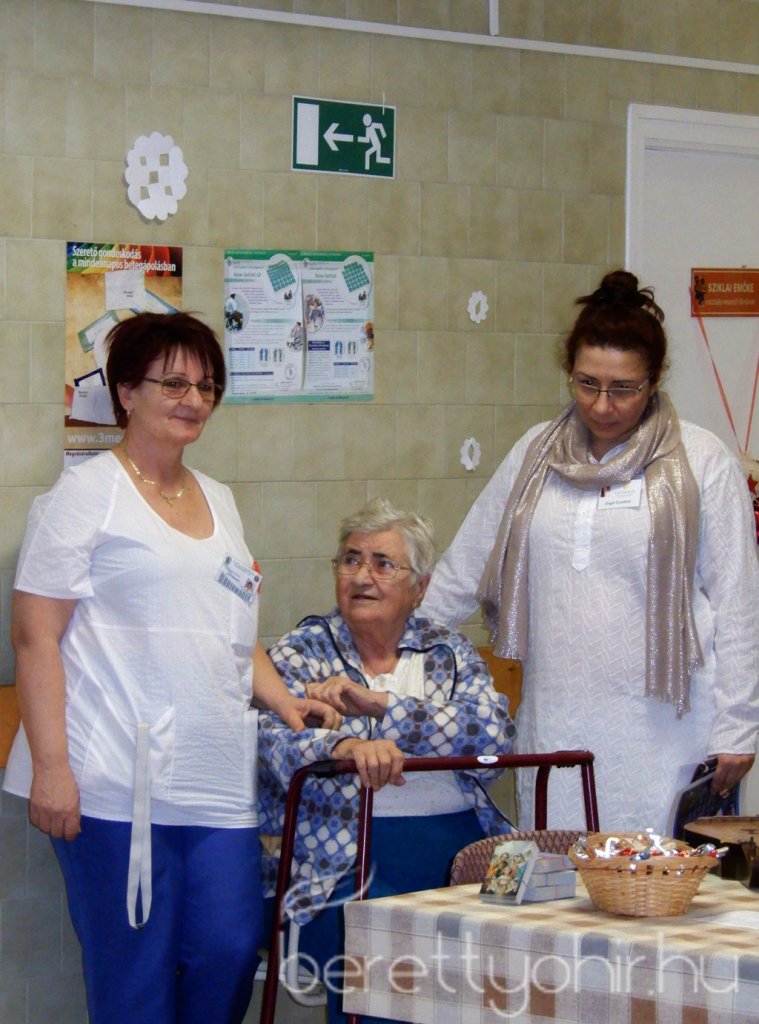 Karácsonyi ünnepség a Krónikus osztályon 08